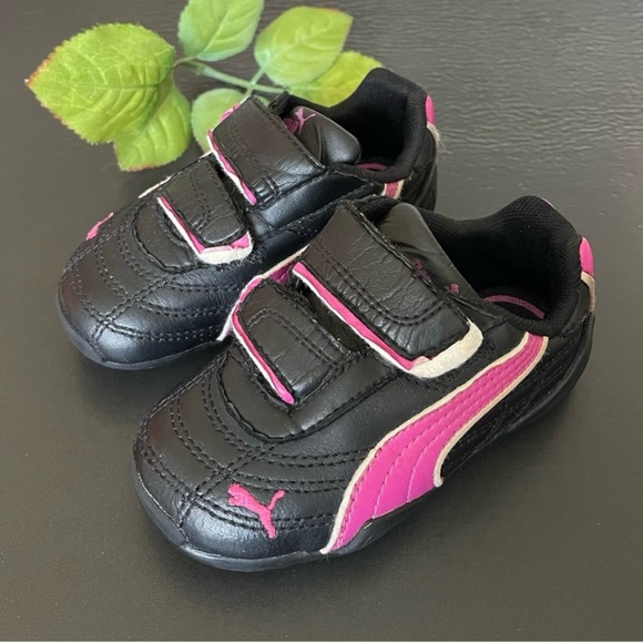 Puma Toddler Girls Easy On Black and Pink Leather Sneakers, Size 6 - Picture 1 of 10